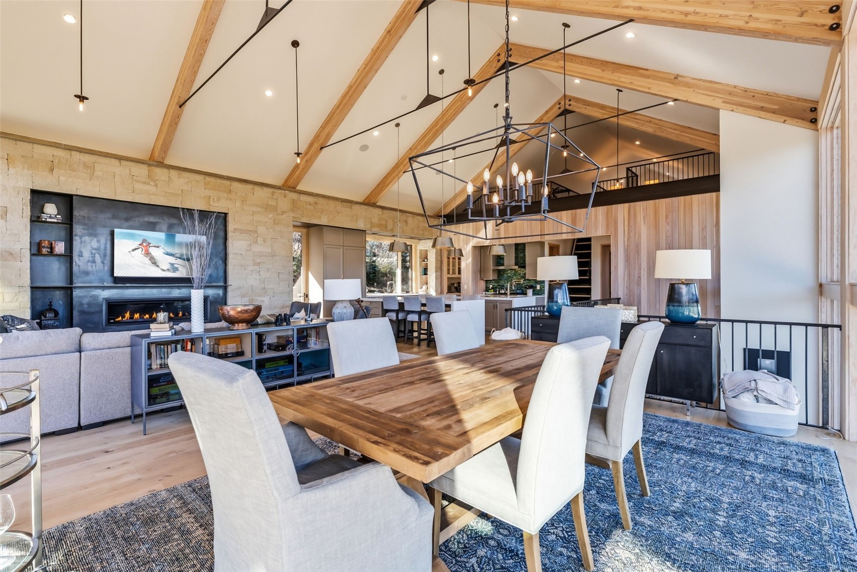 1136 Steamboat BOULEVARD