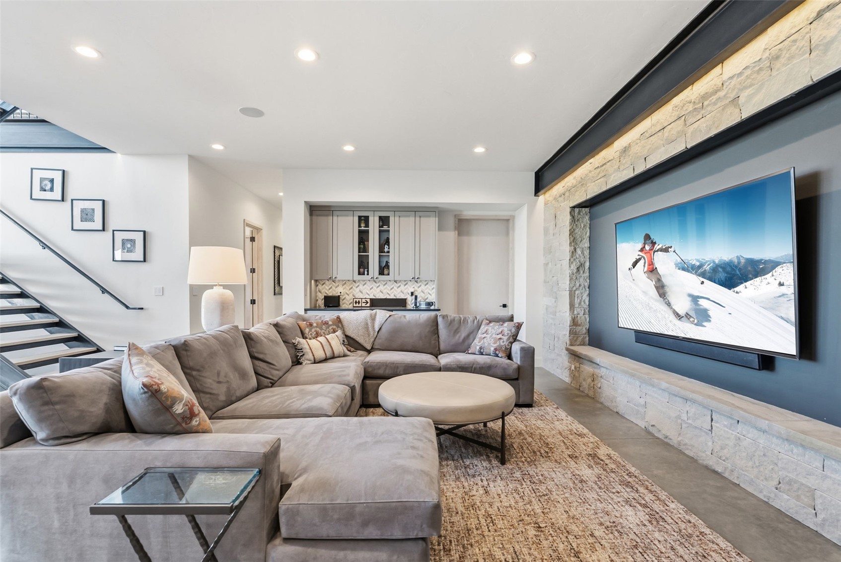 1136 Steamboat BOULEVARD