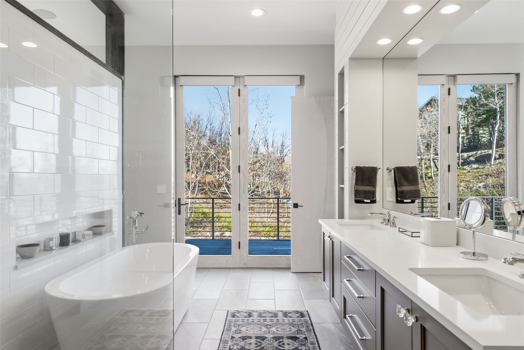 1136 Steamboat BOULEVARD