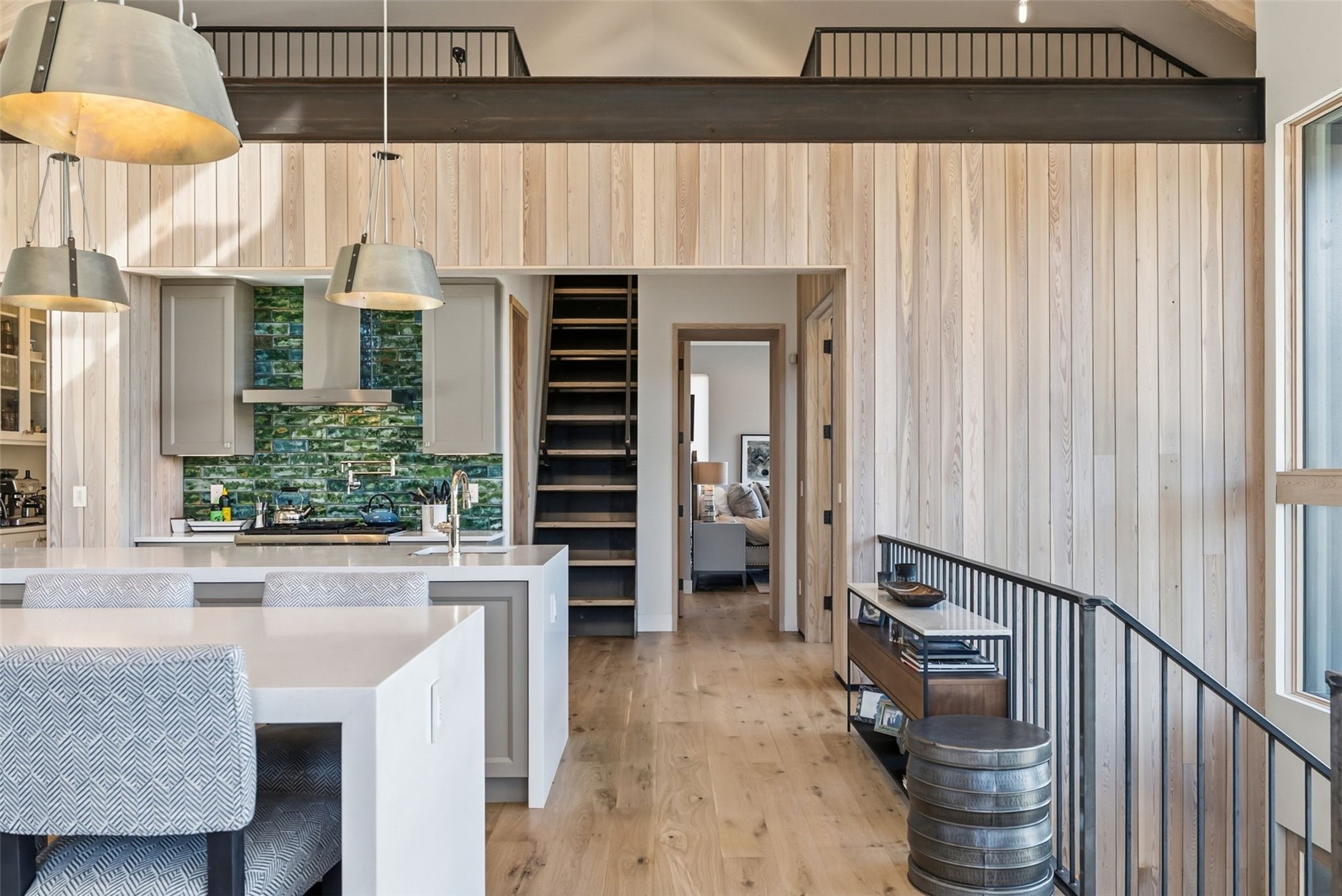 1136 Steamboat BOULEVARD