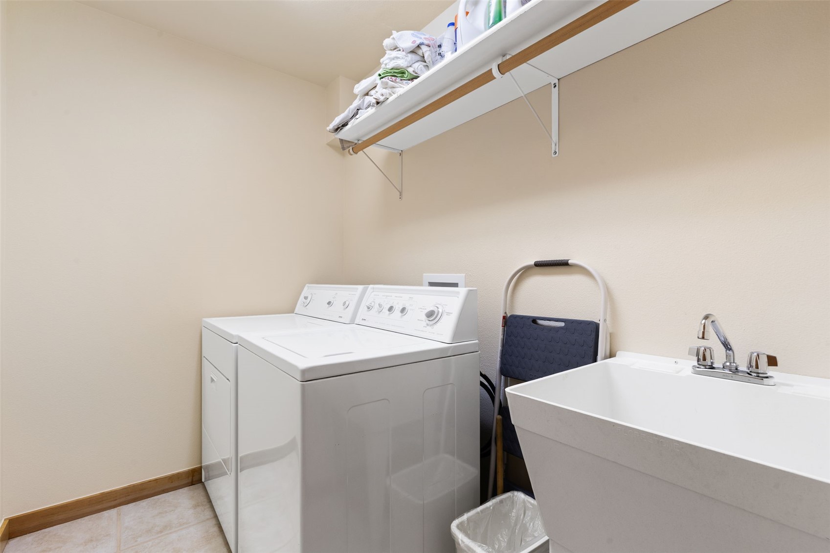 1900 Hunters DRIVE A