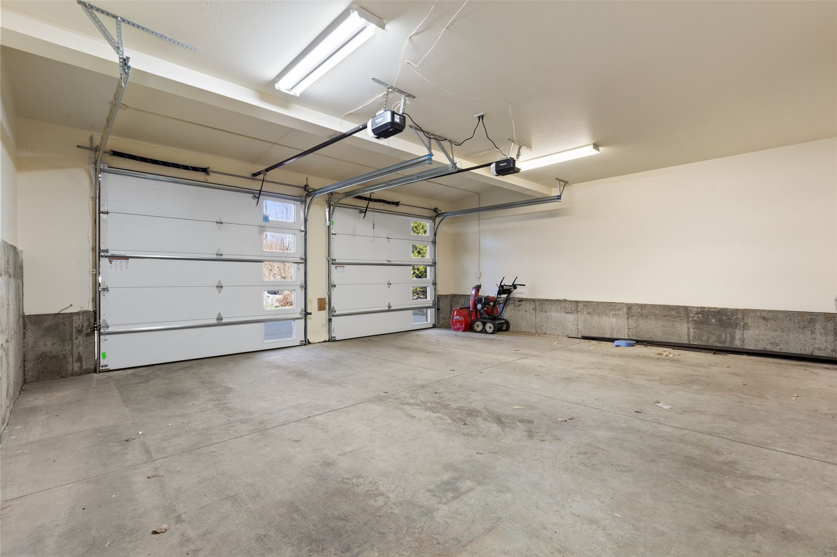 1900 Hunters DRIVE A