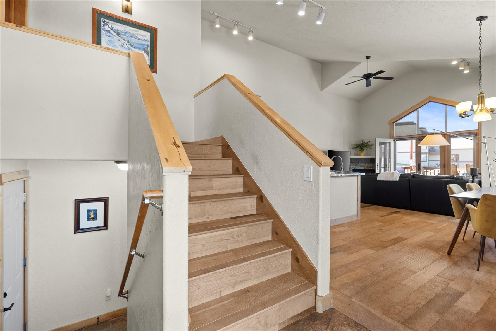475 Parkview DRIVE