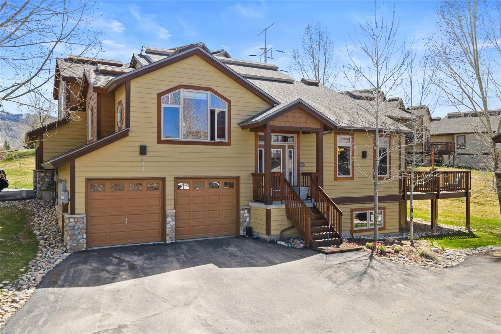 475 Parkview DRIVE