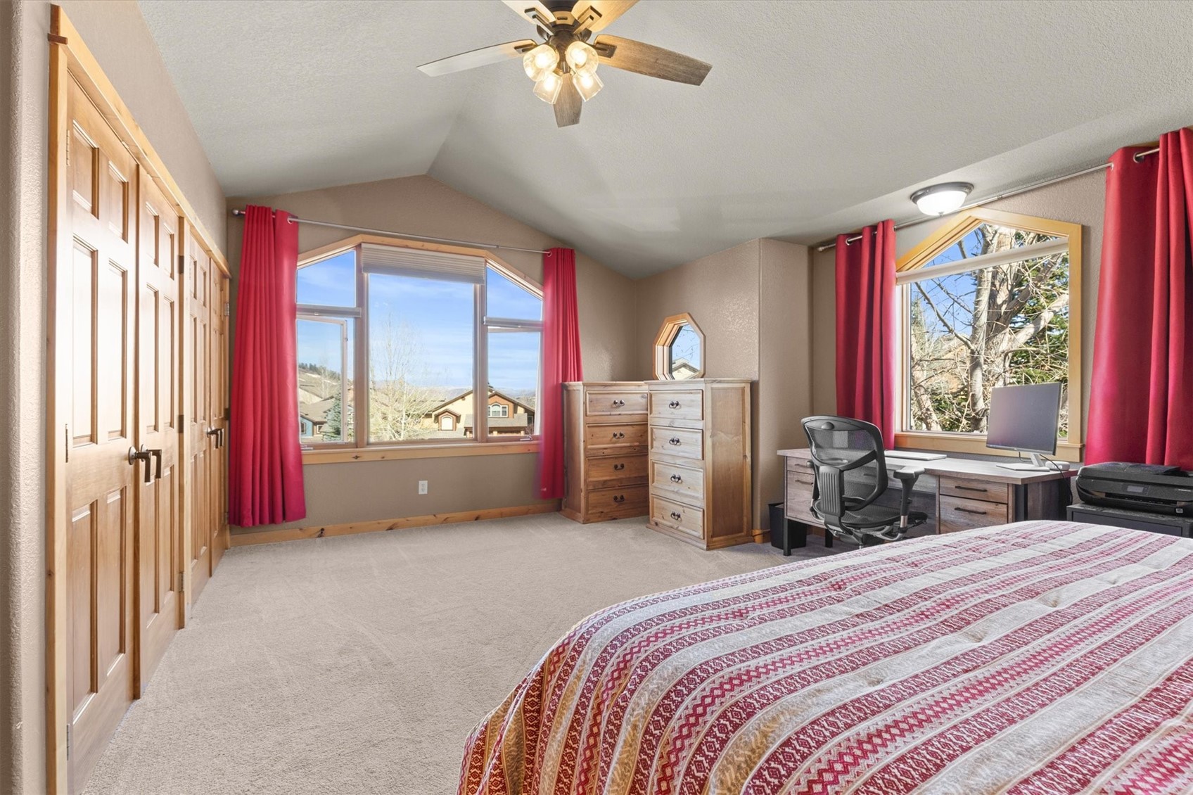 475 Parkview DRIVE