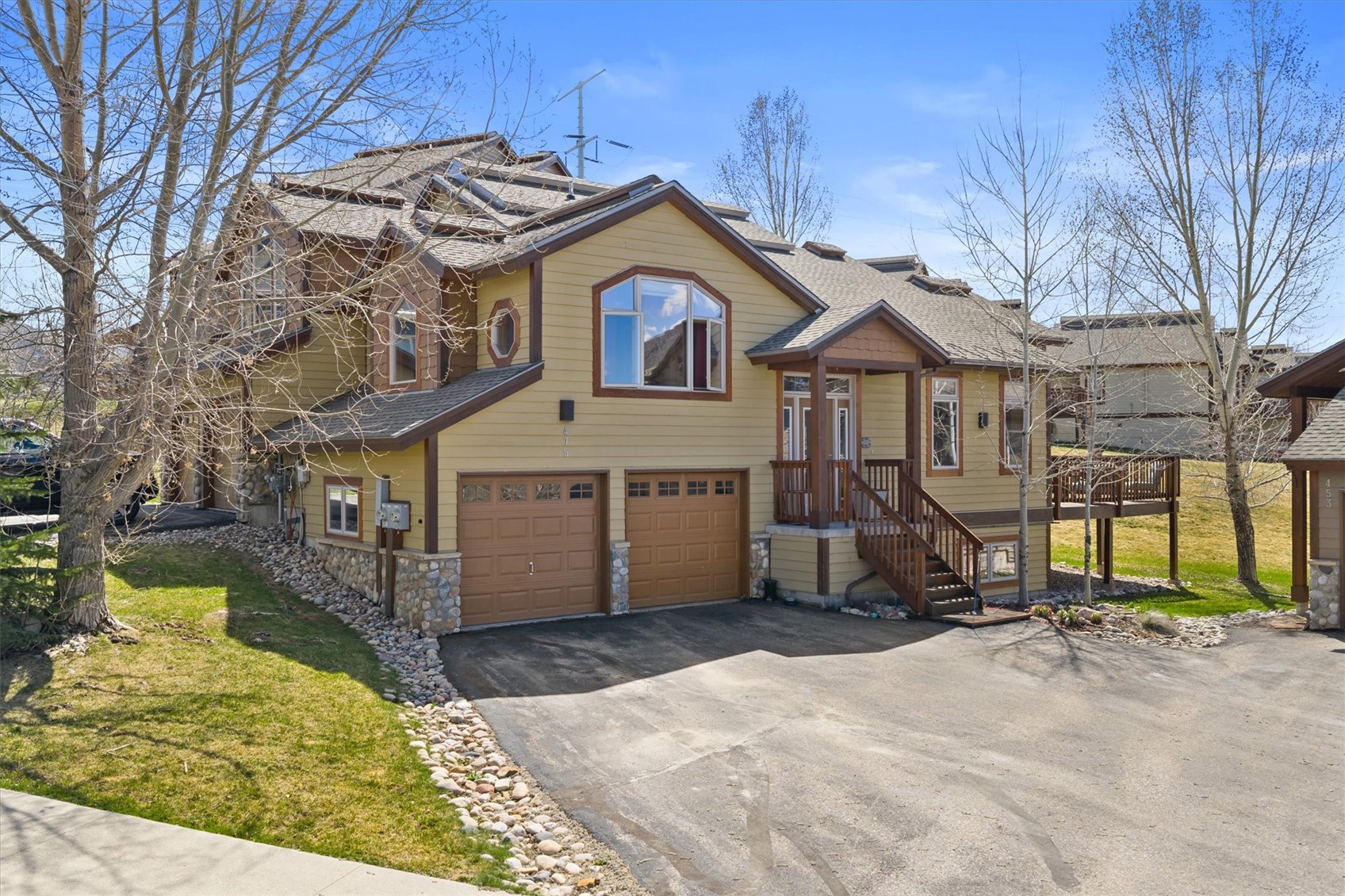 475 Parkview DRIVE
