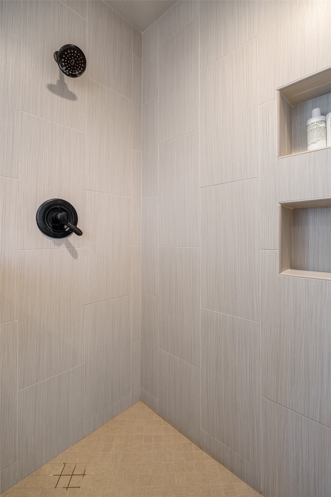 1863 Clubhouse DRIVE