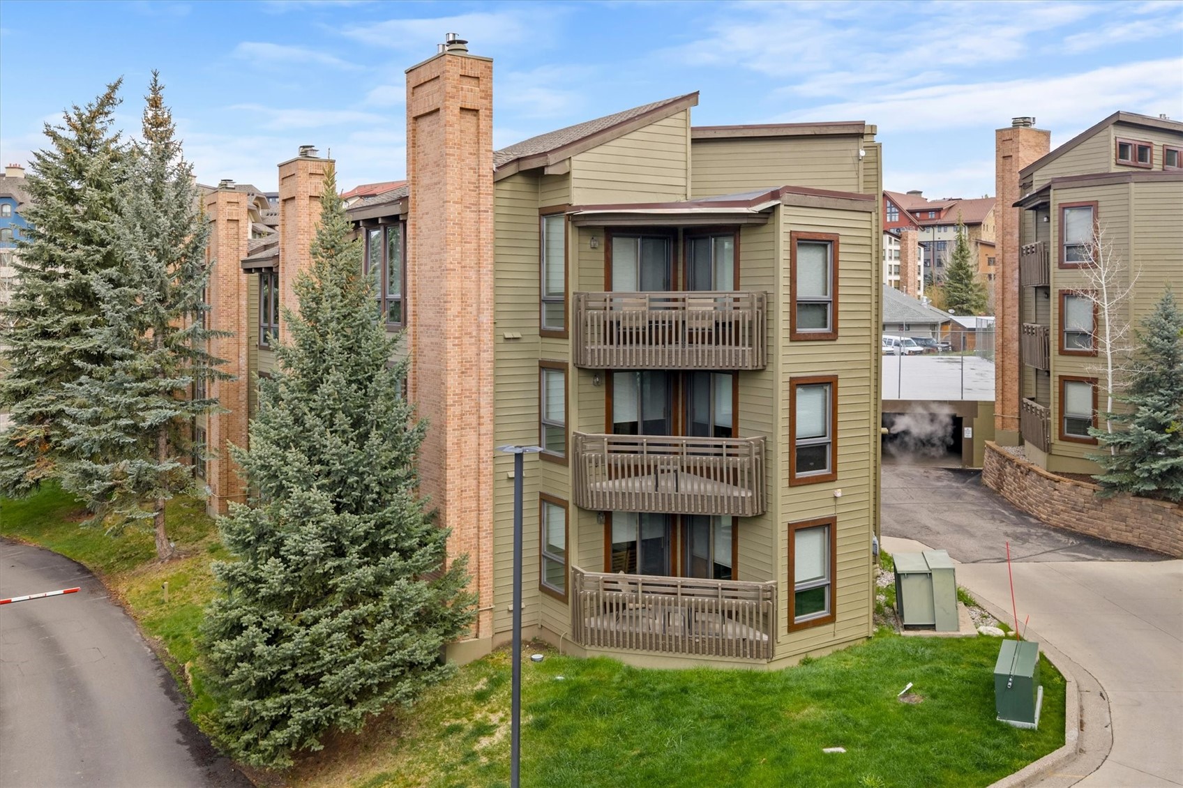 2700 Village DRIVE F301