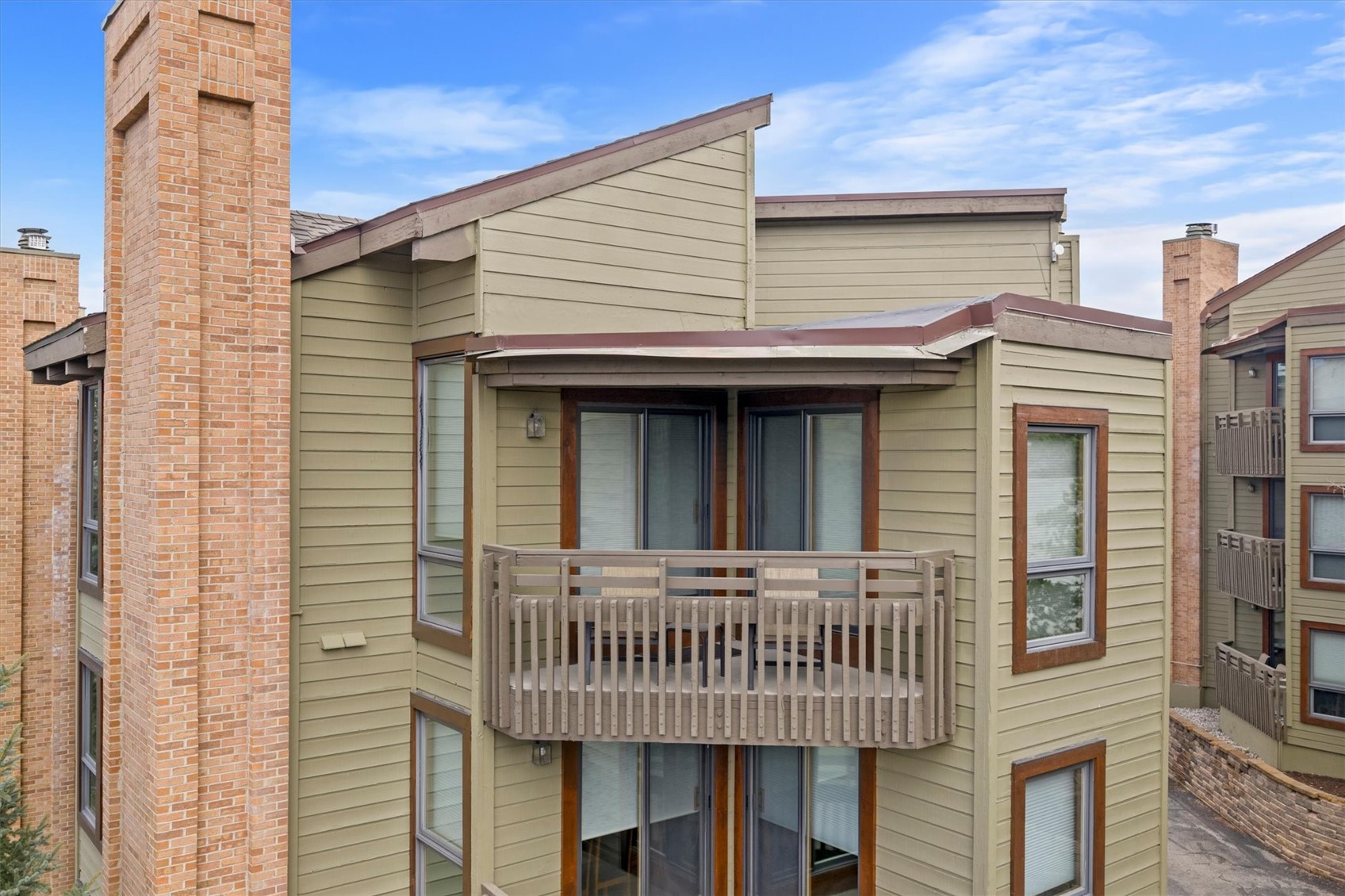 2700 Village DRIVE F301
