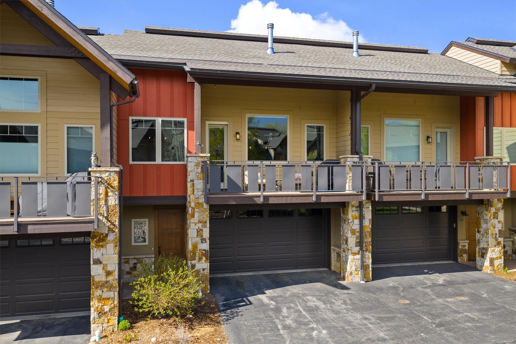 653 Clermont CIRCLE
