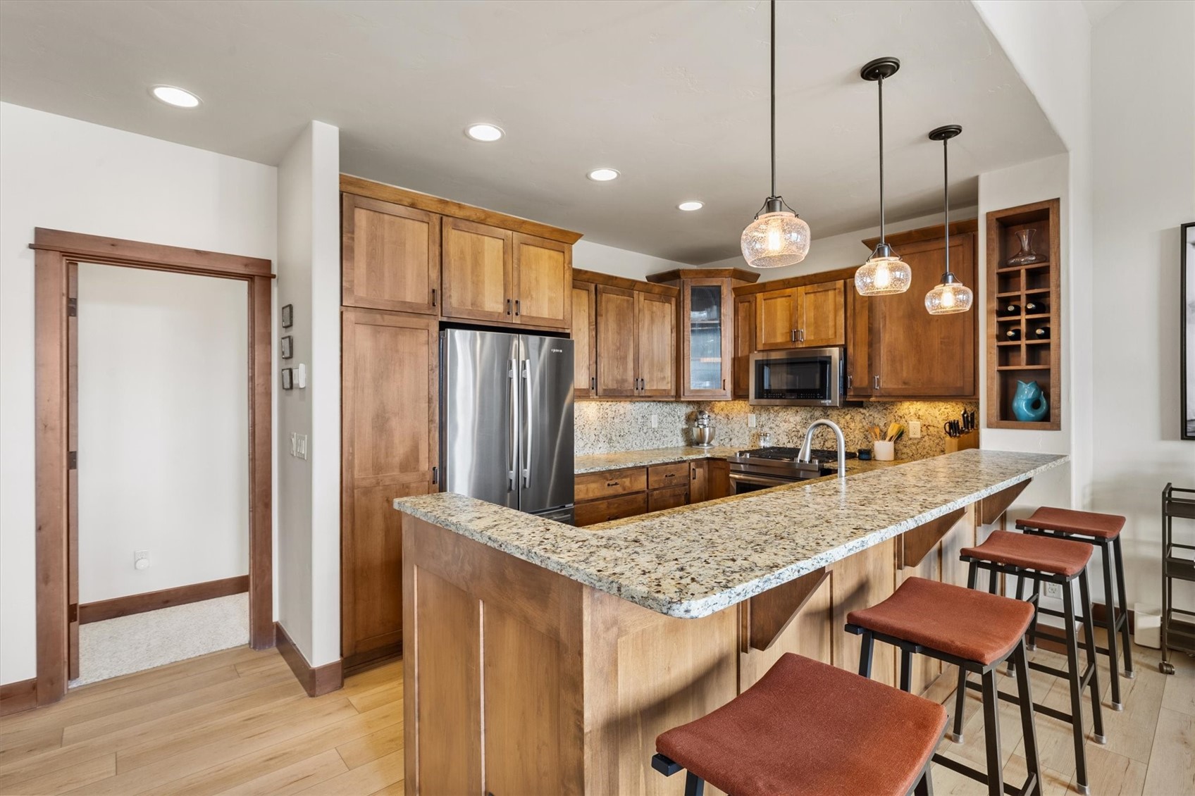 653 Clermont CIRCLE