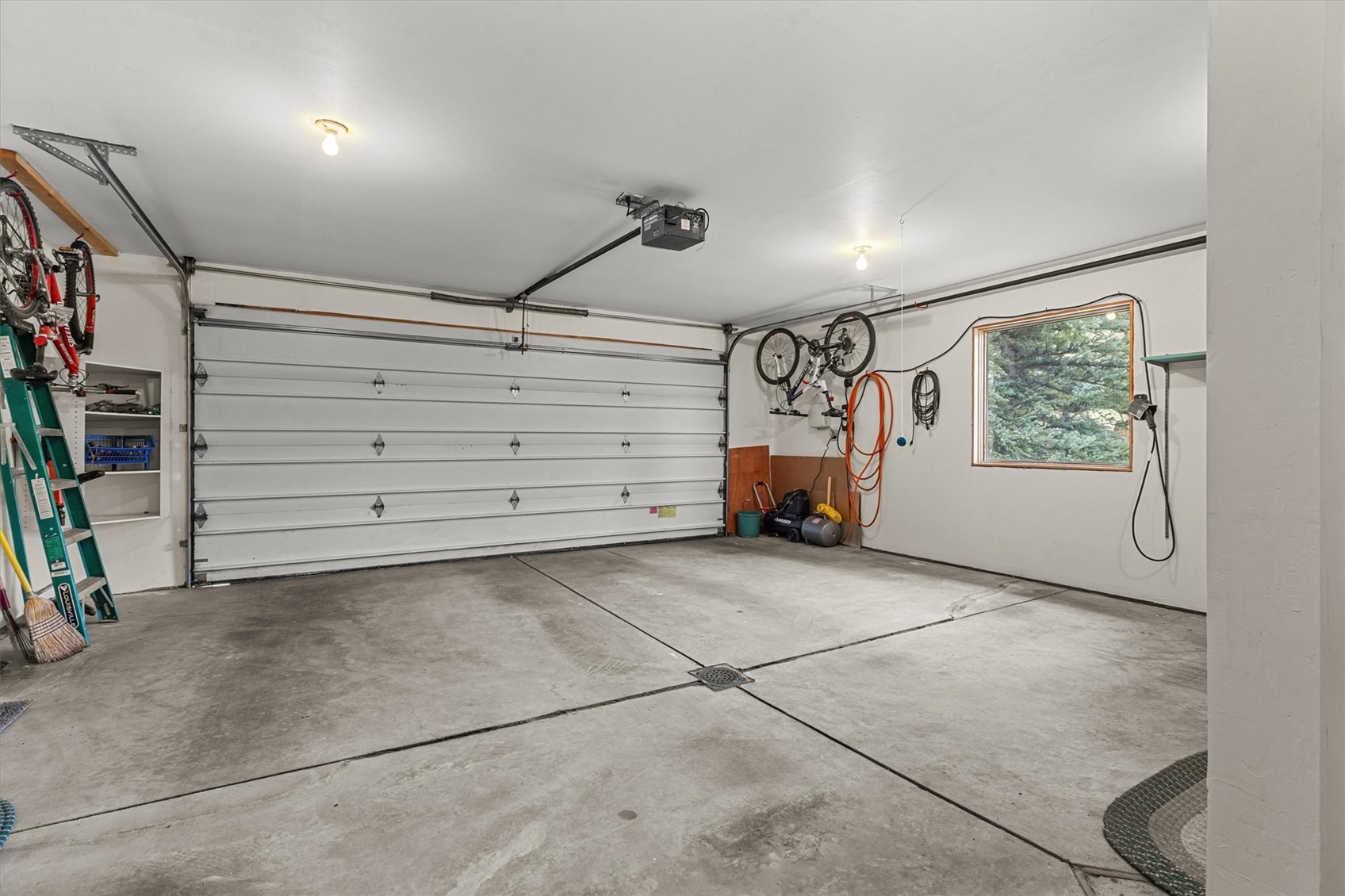 1848 Hunters COURT