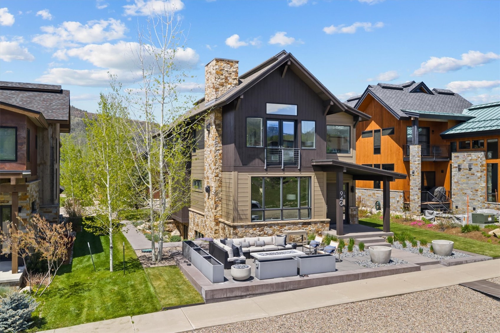 940 Twilight LANE