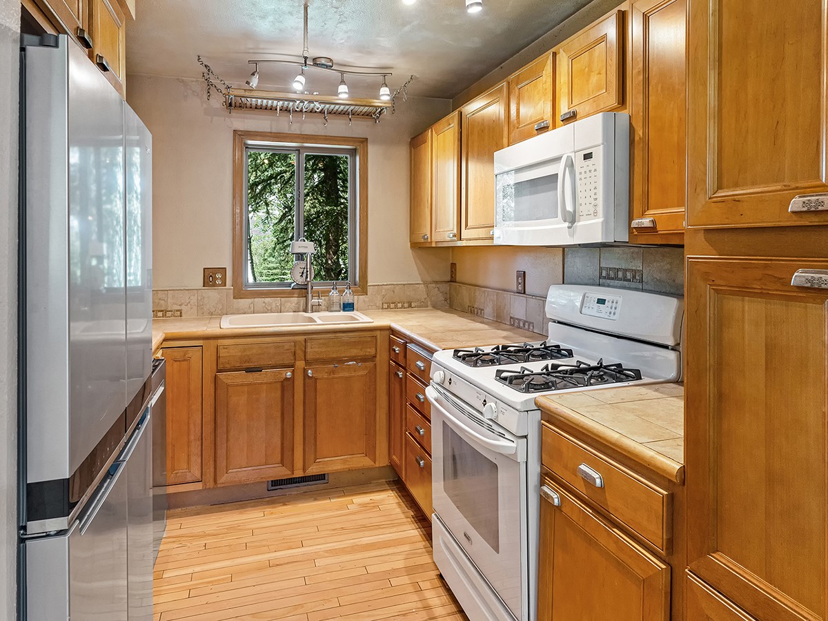 22610 Snowbird TRAIL