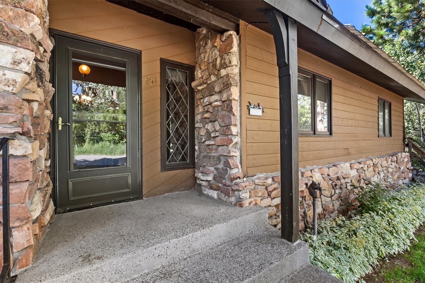 751 Princeton AVENUE