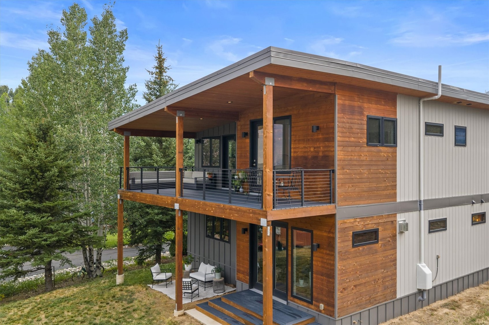 1647 Red Hawk COURT