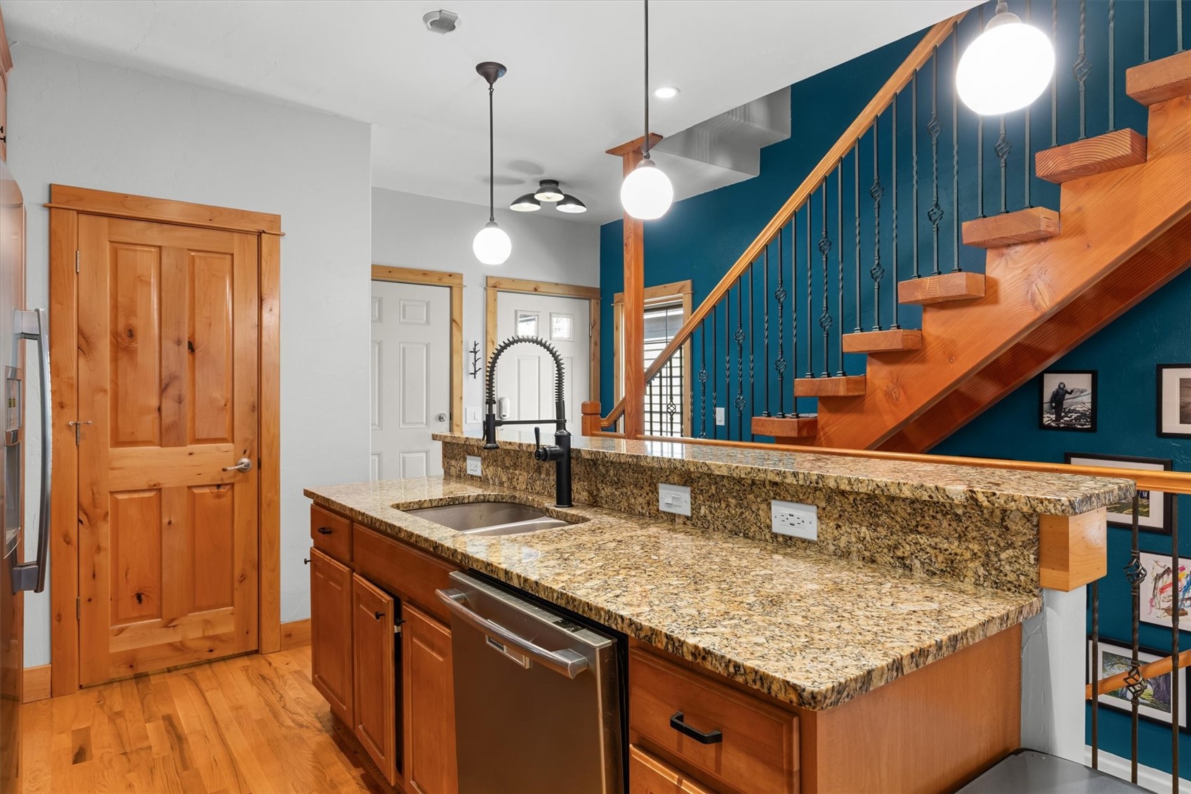 3066 Aspen Leaf WAY