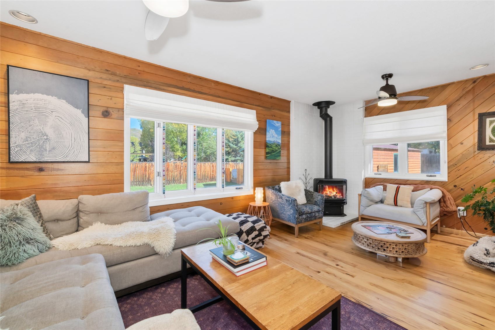 2685 Iris LANE