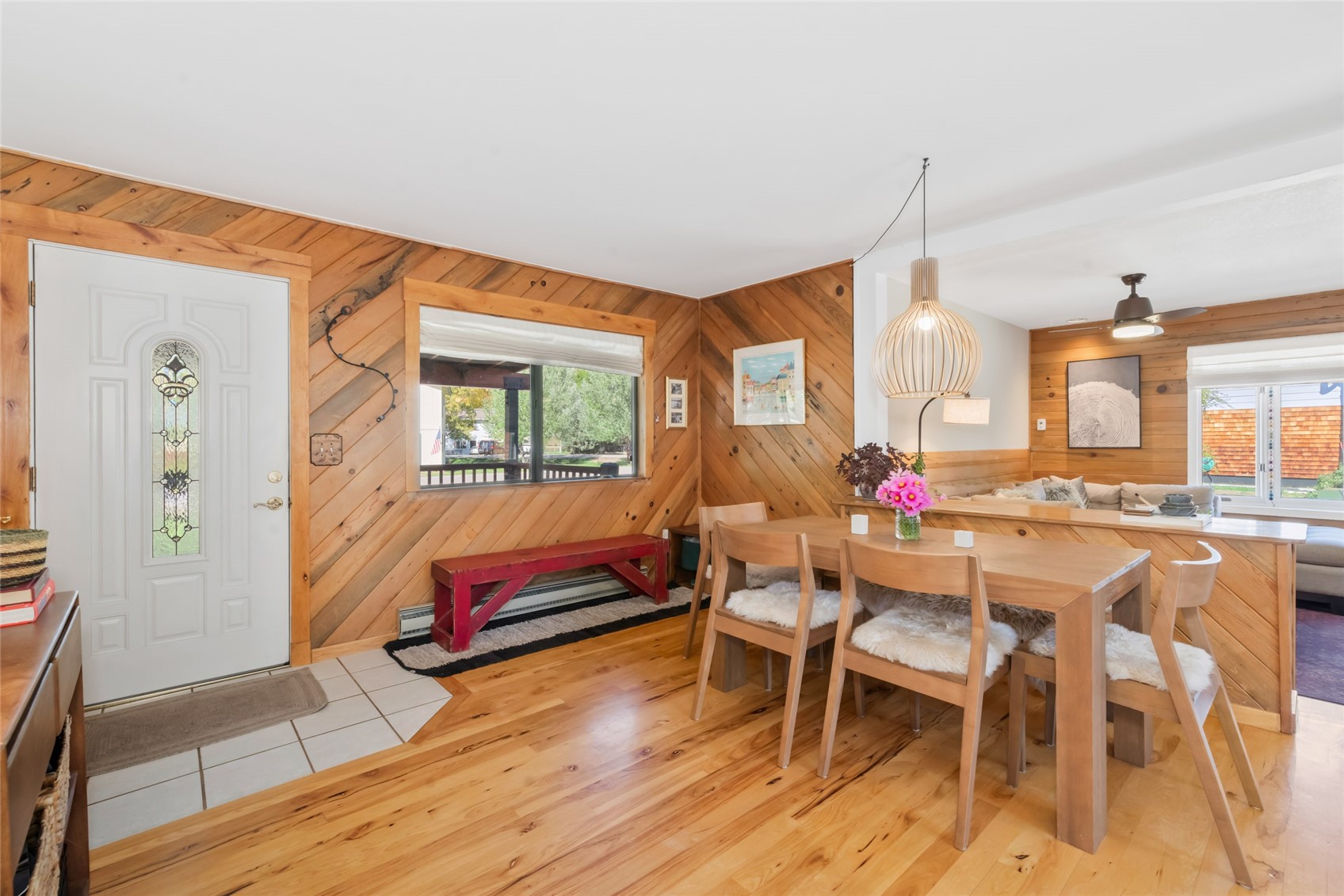 2685 Iris LANE