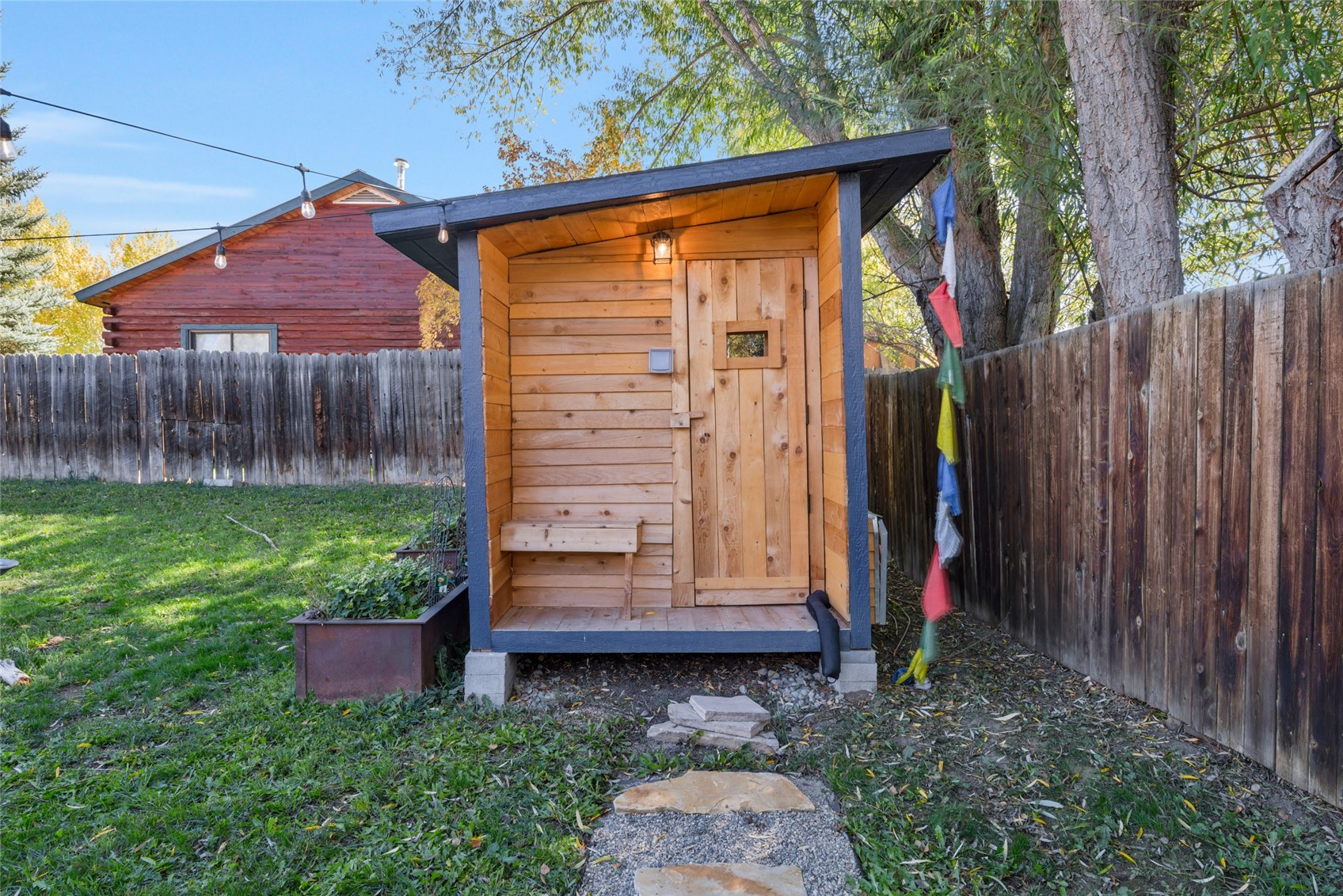 2685 Iris LANE
