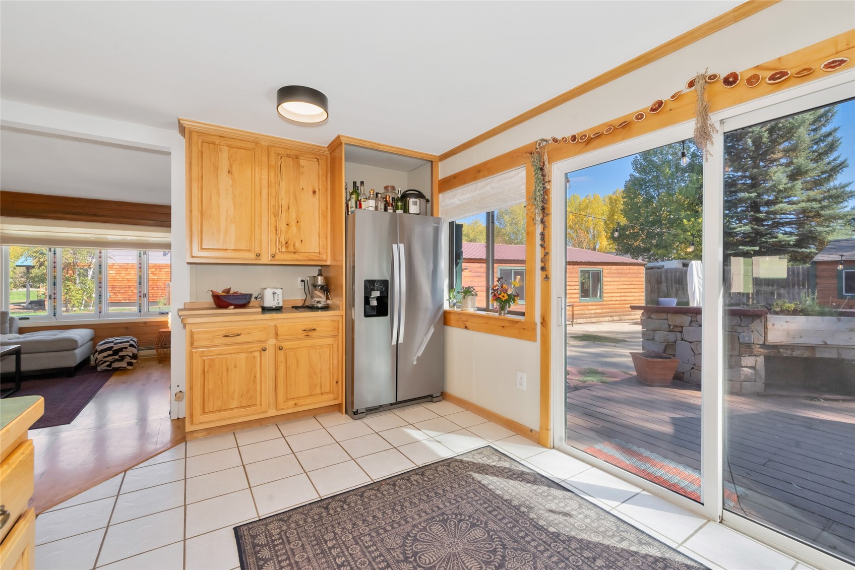 2685 Iris LANE