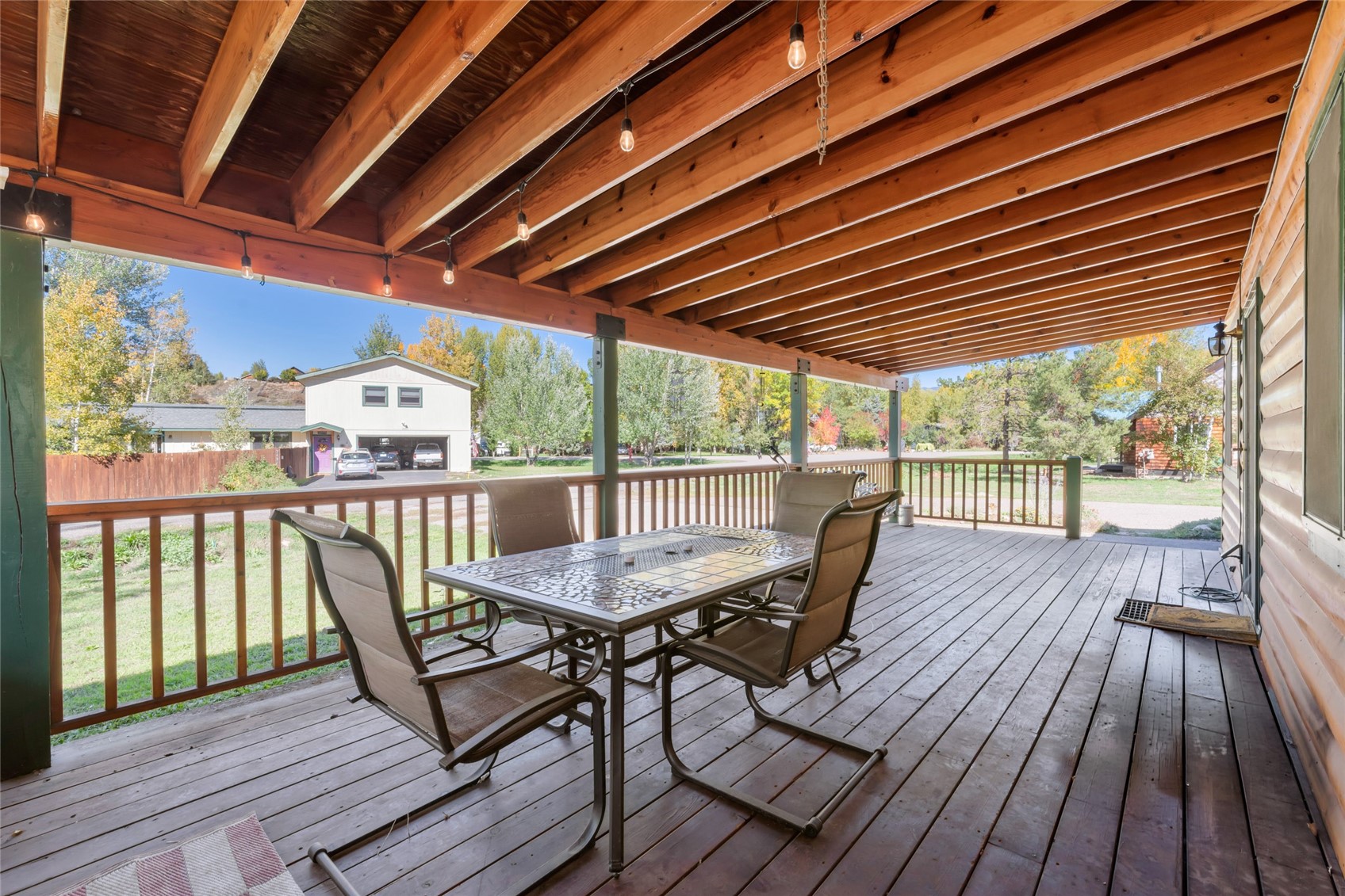 2685 Iris LANE