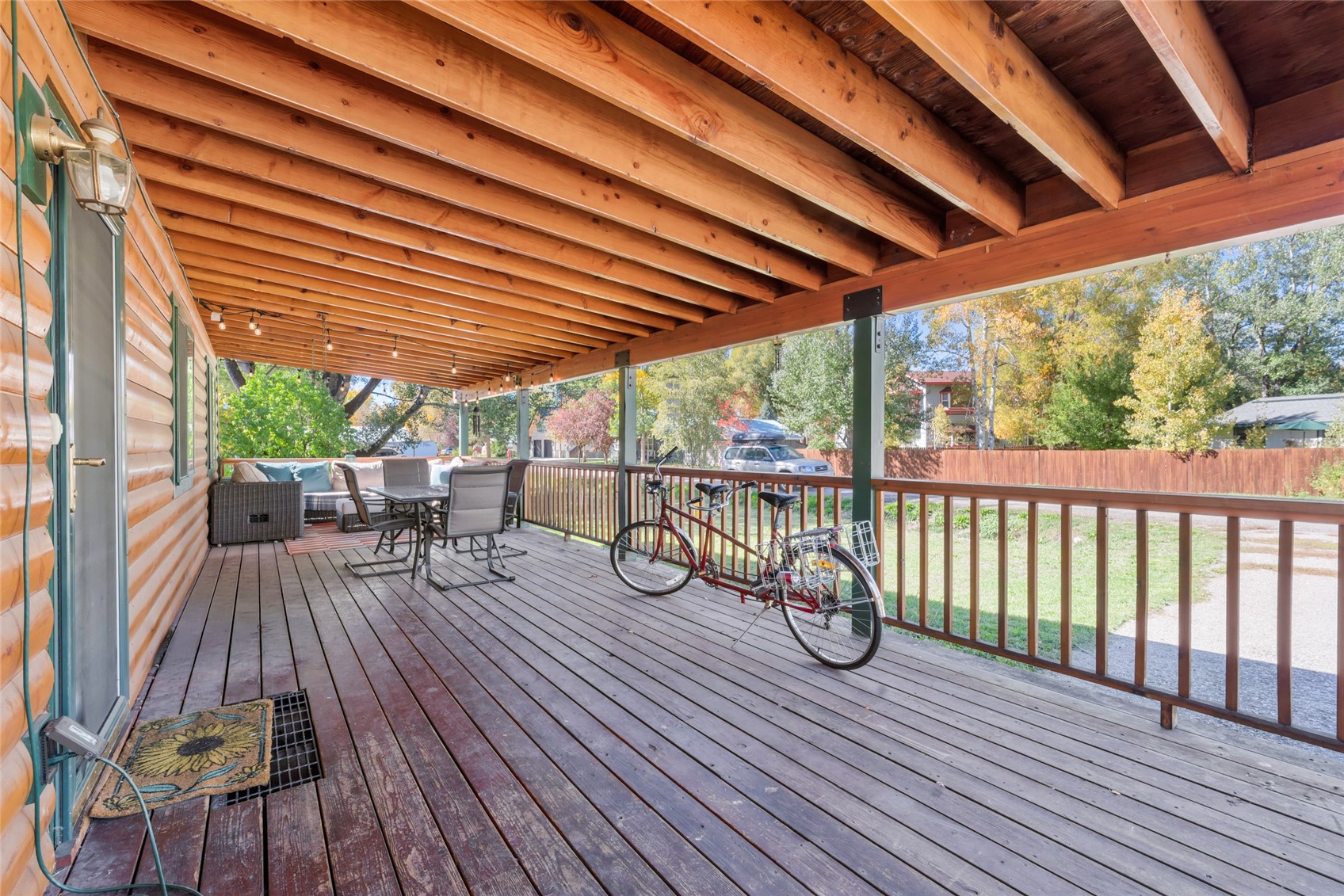 2685 Iris LANE