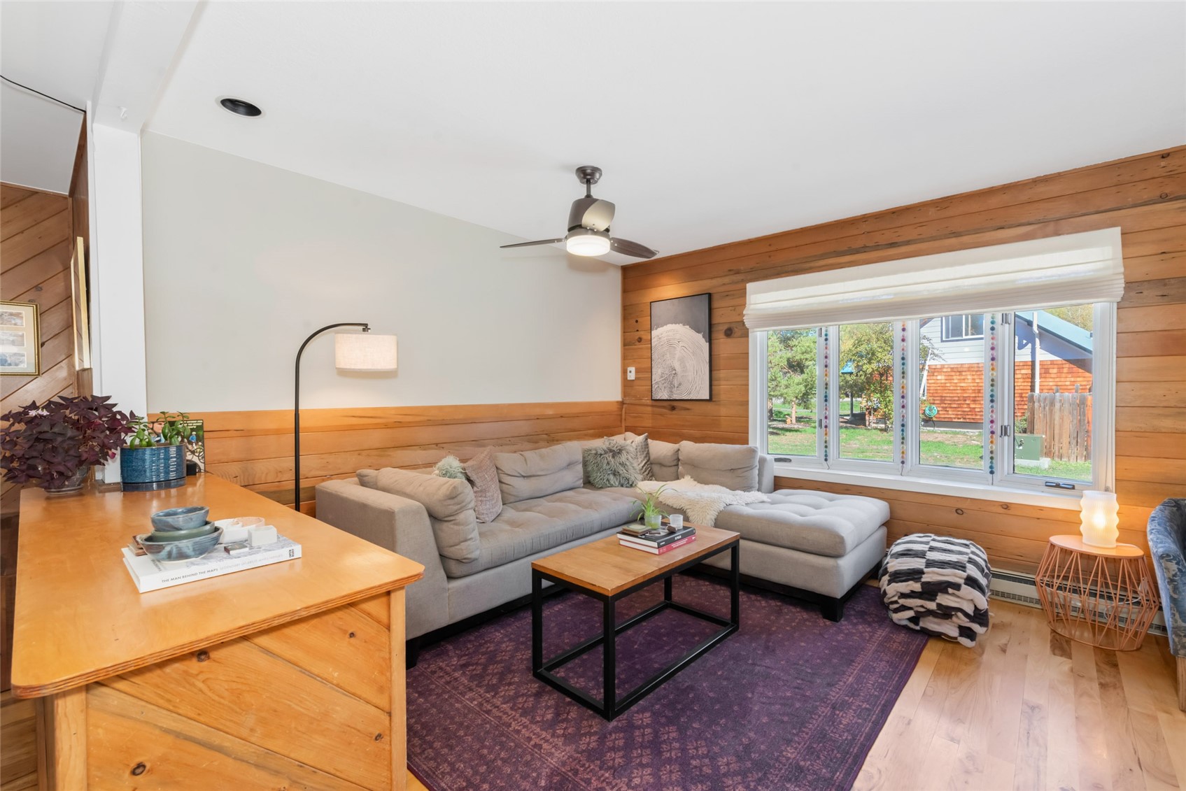 2685 Iris LANE