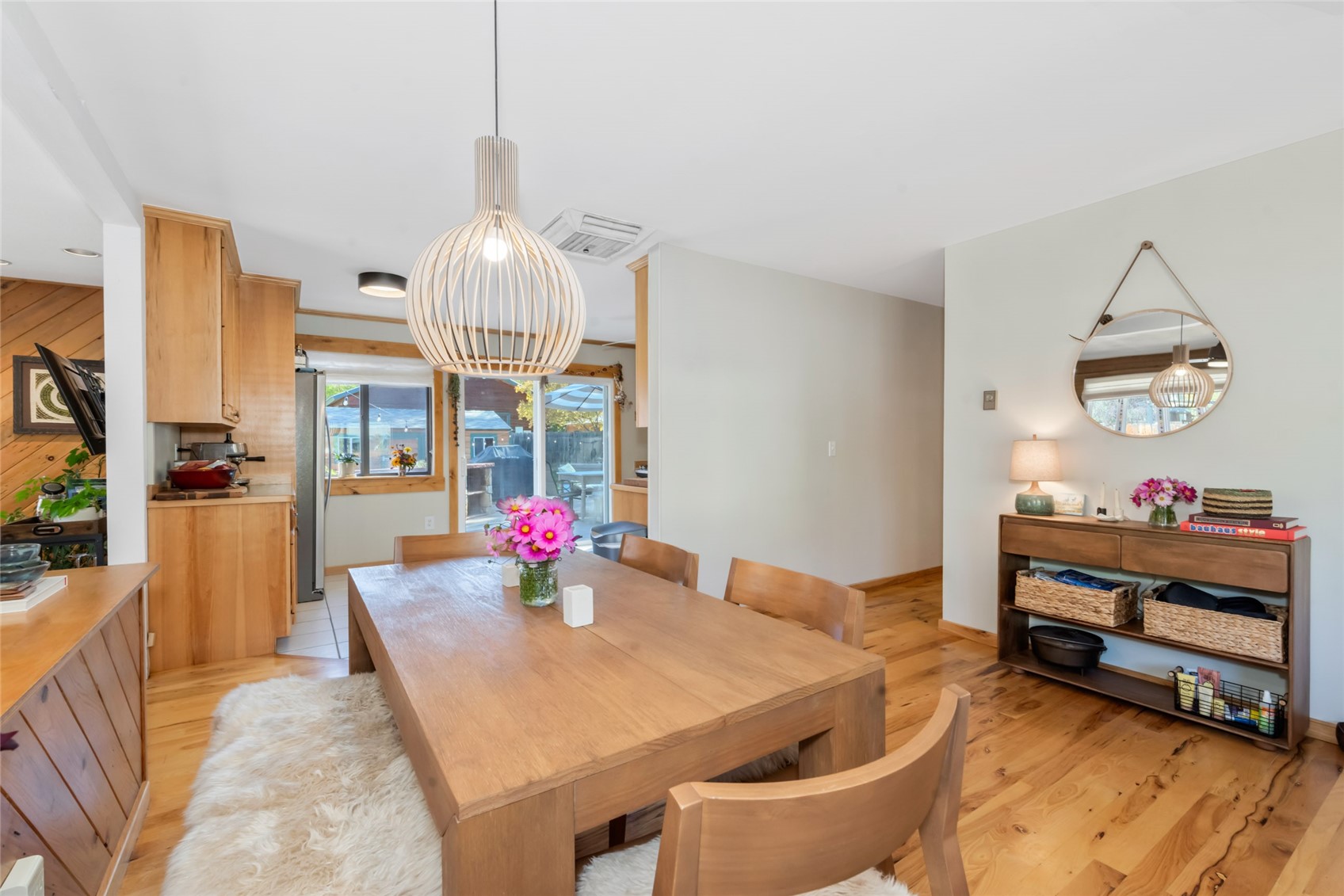 2685 Iris LANE