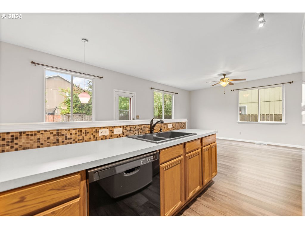 1706 NE 154TH ST