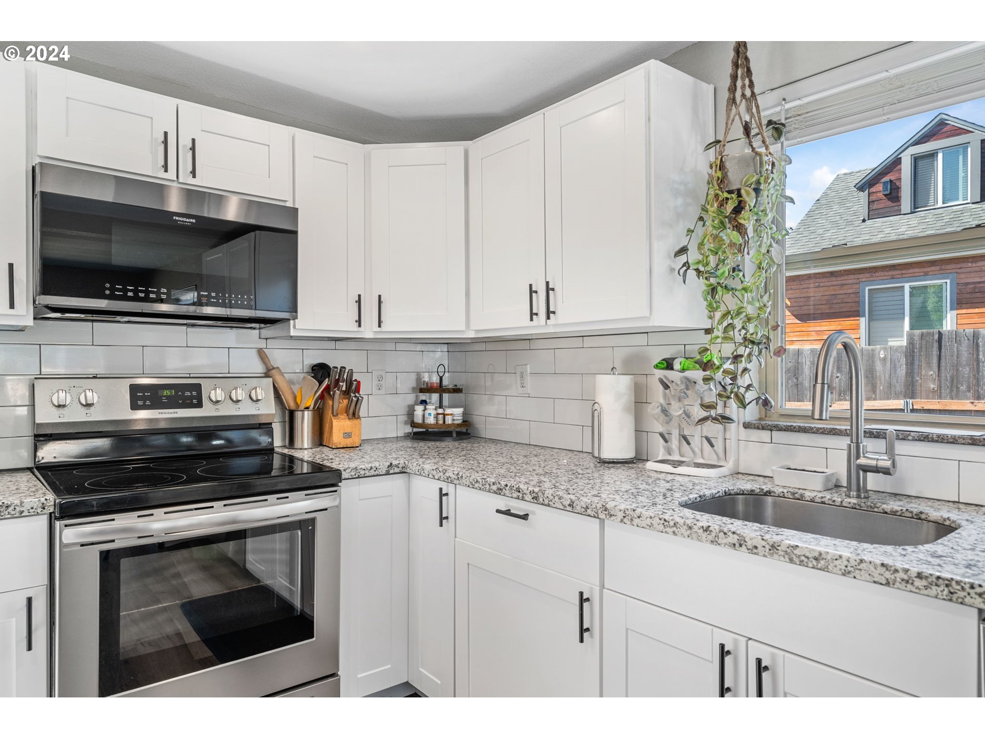 2300 MARKLE AVE