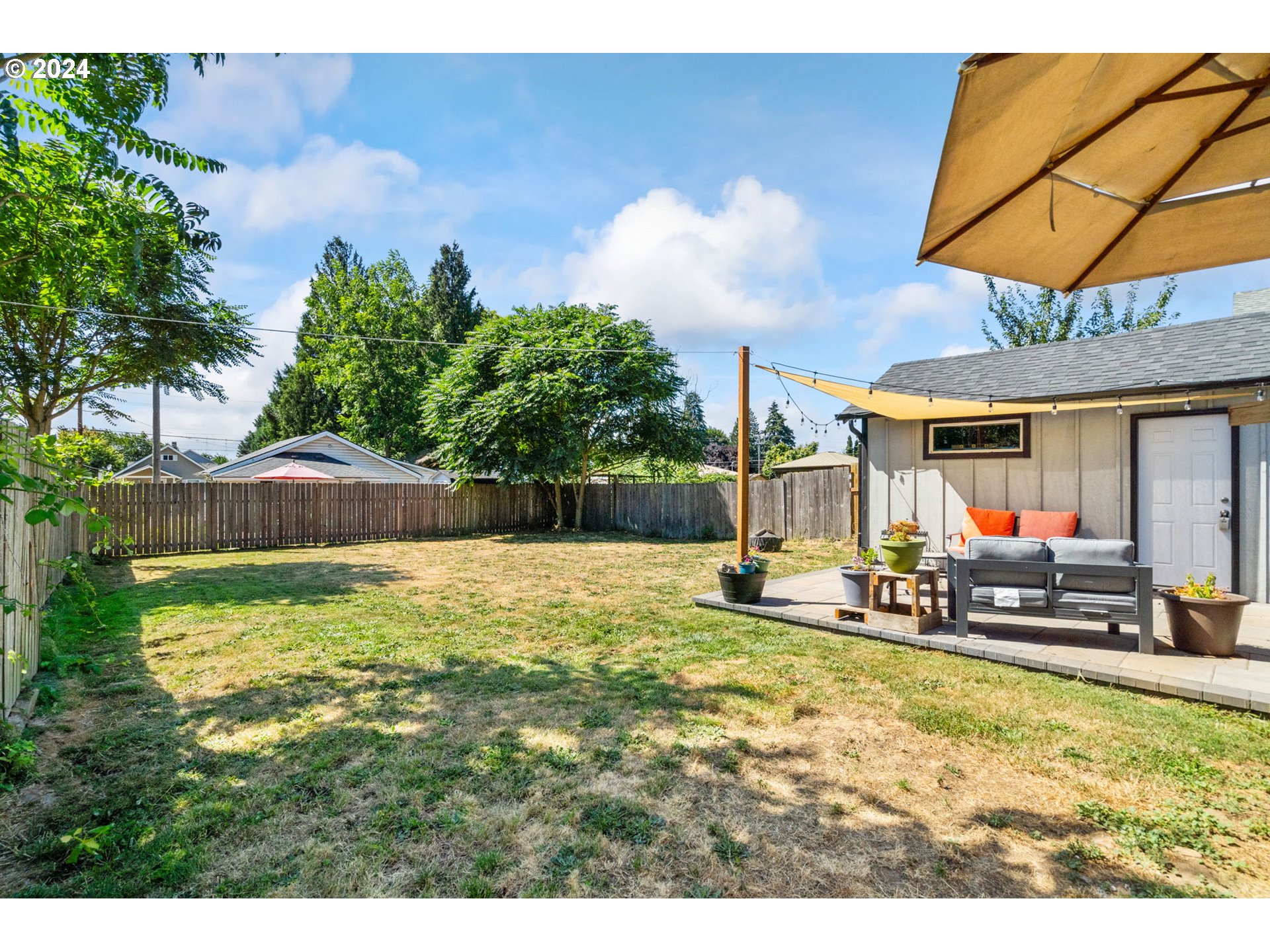 2300 MARKLE AVE