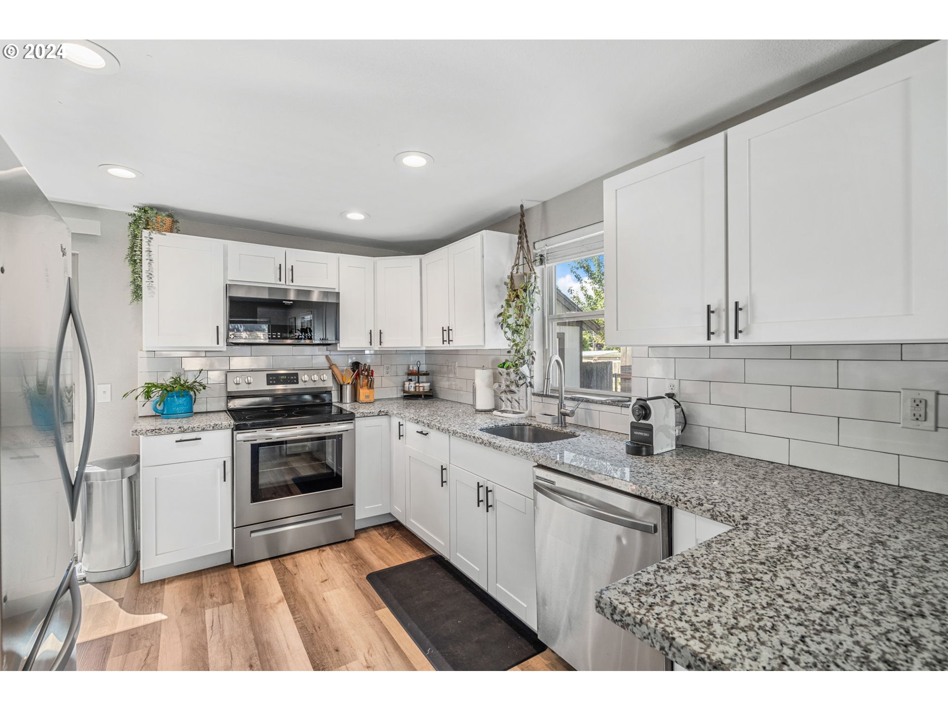 2300 MARKLE AVE