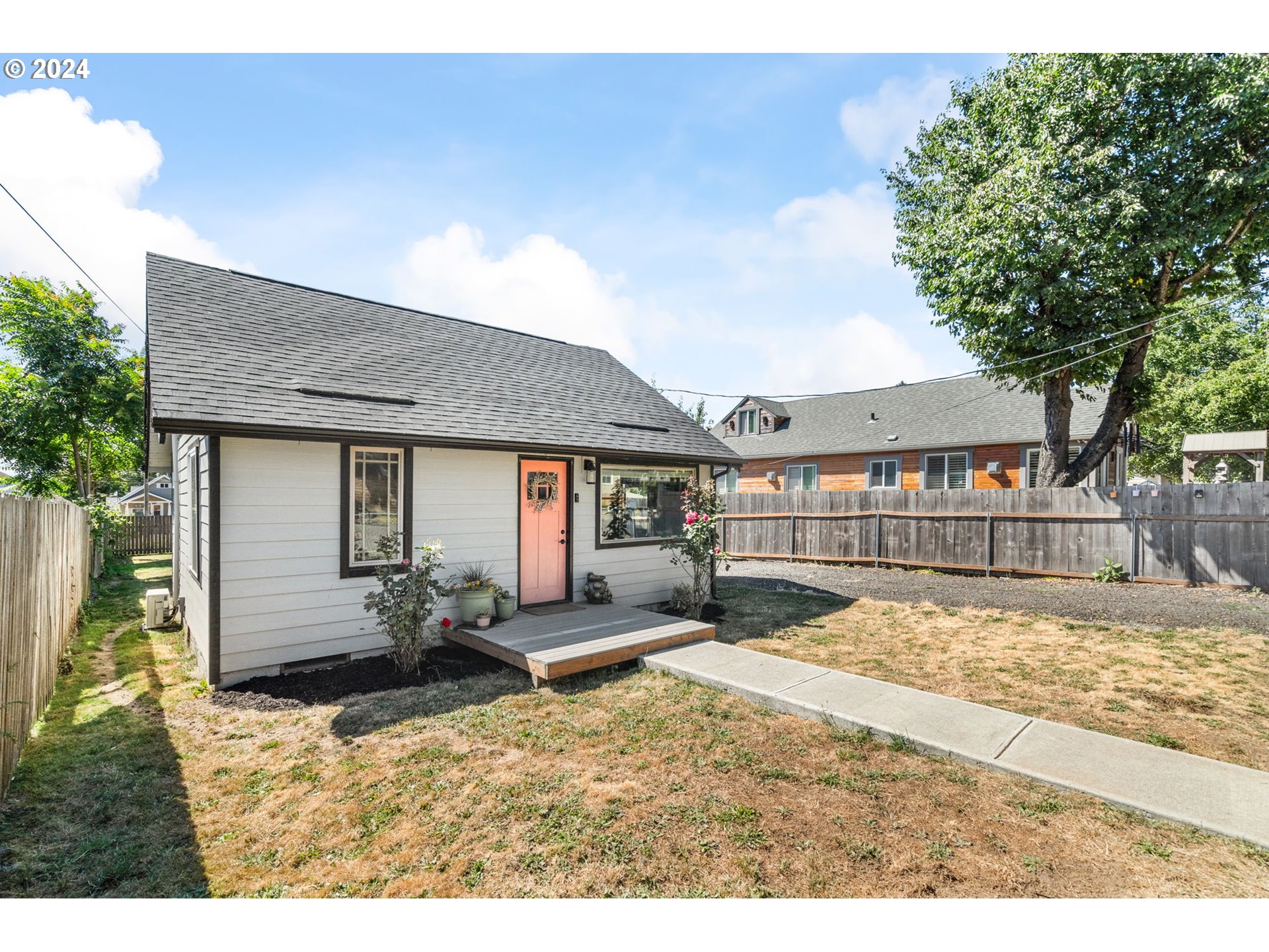 2300 MARKLE AVE