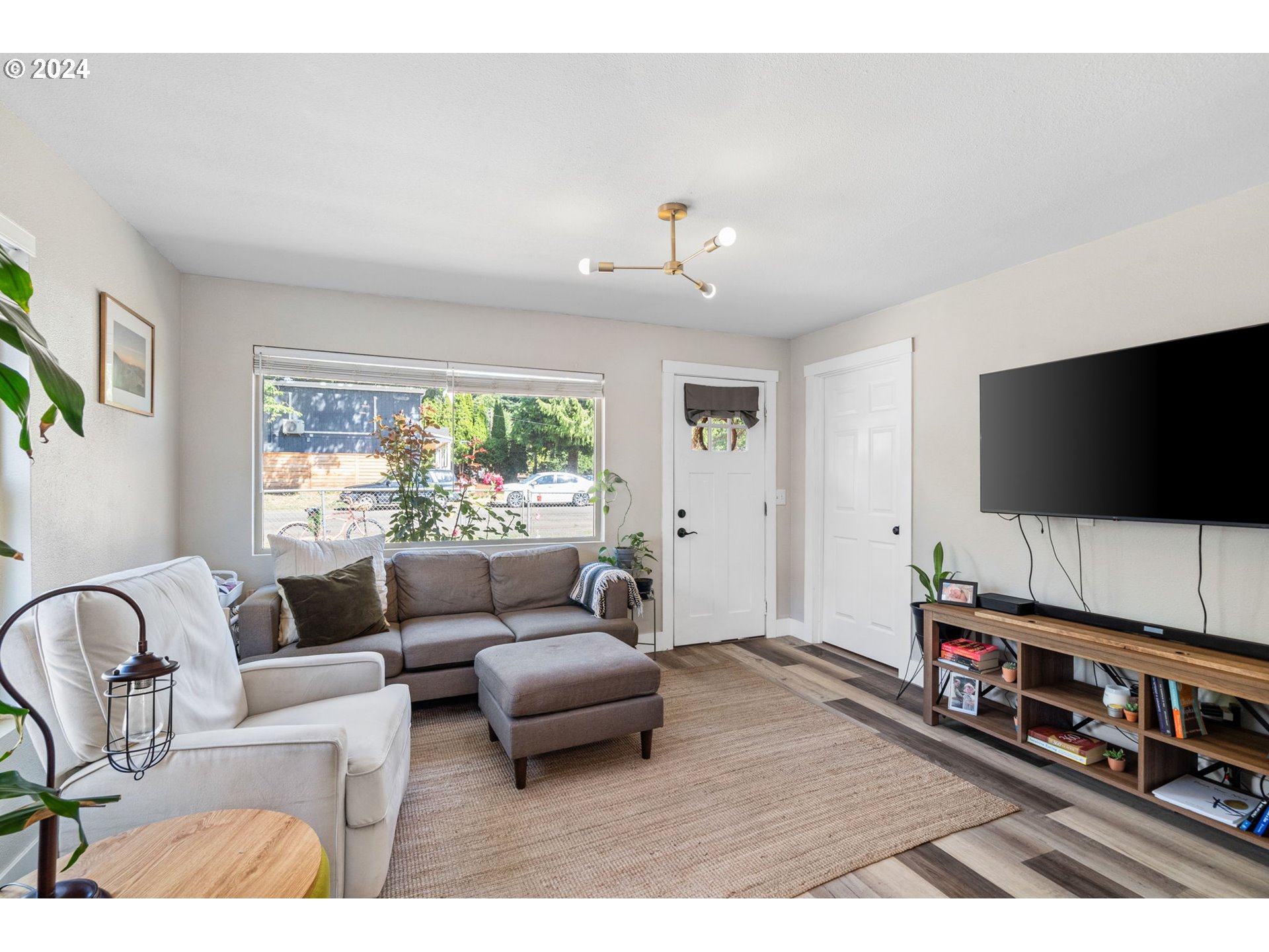 2300 MARKLE AVE