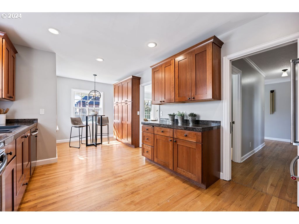 101 E 35TH ST