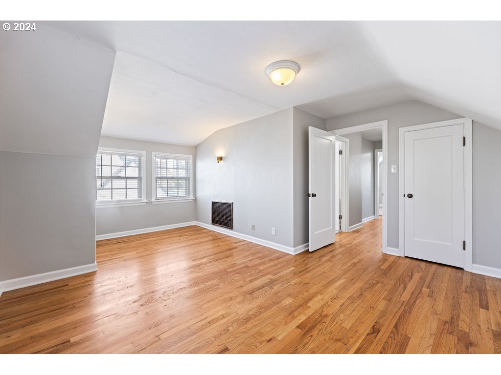 101 E 35TH ST