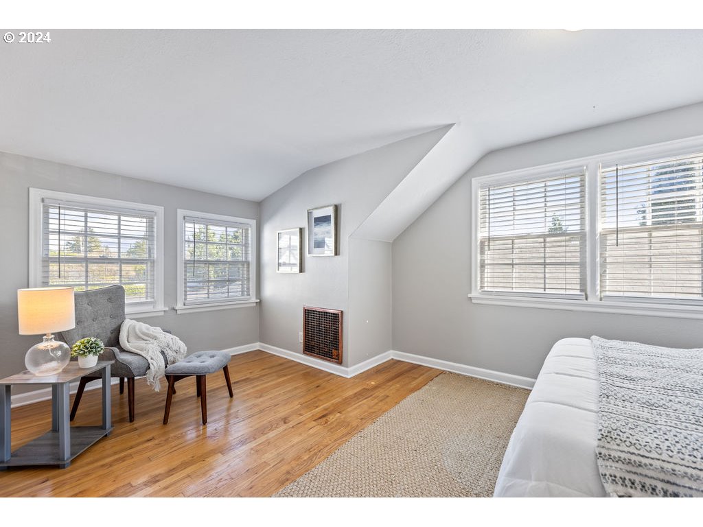 101 E 35TH ST