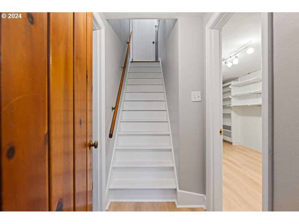 101 E 35TH ST