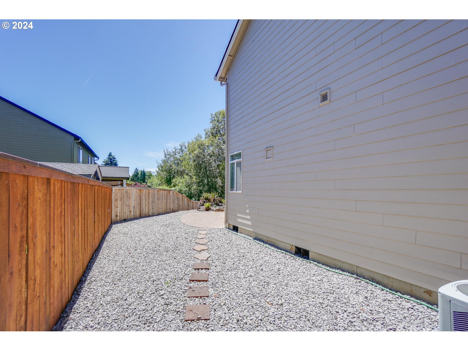 1804 SE 2ND PL