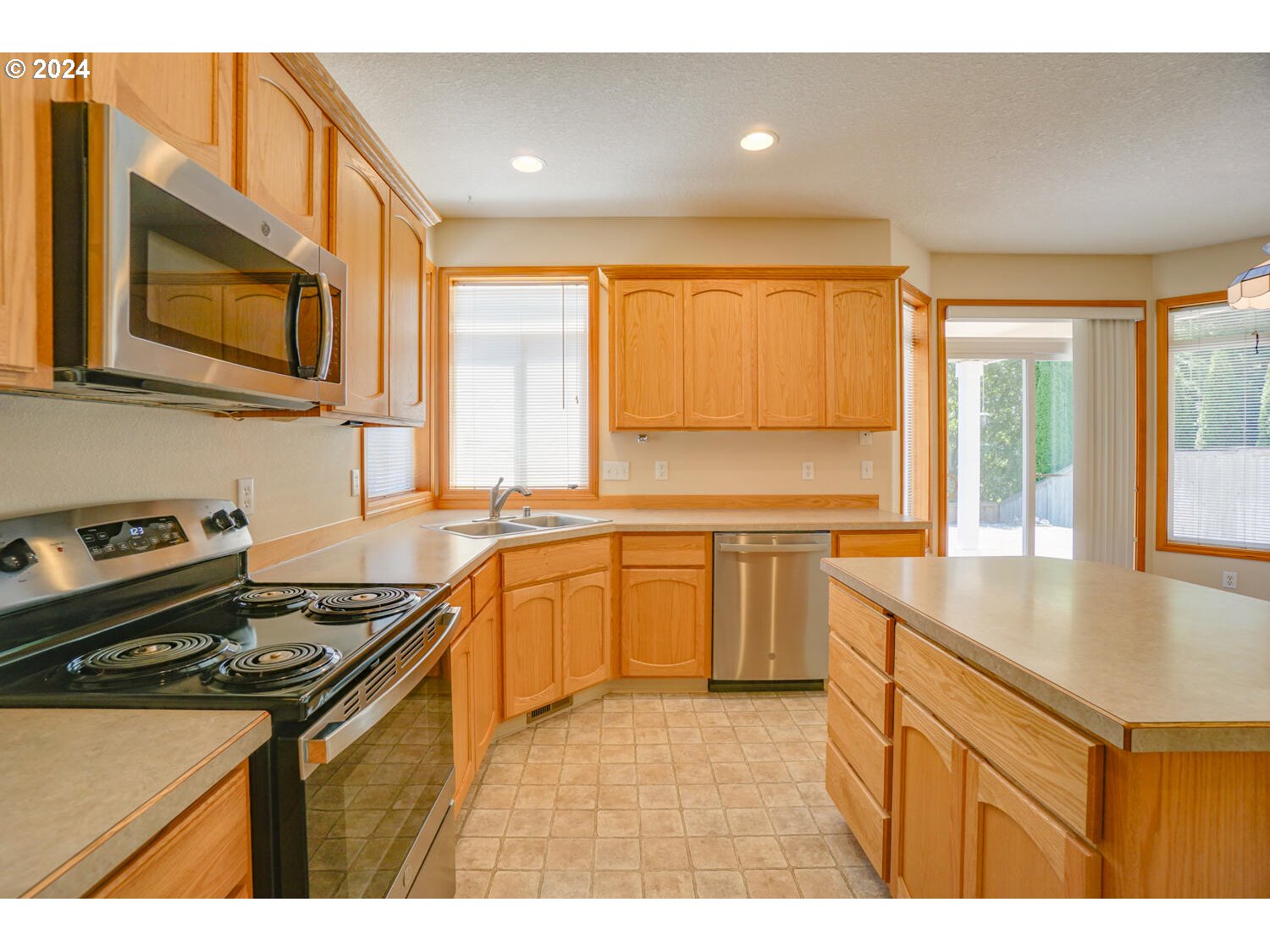 1804 SE 2ND PL