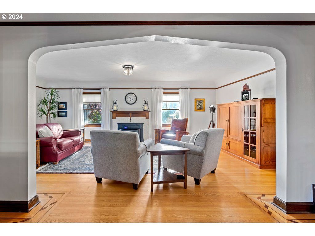 410 W 36TH ST
