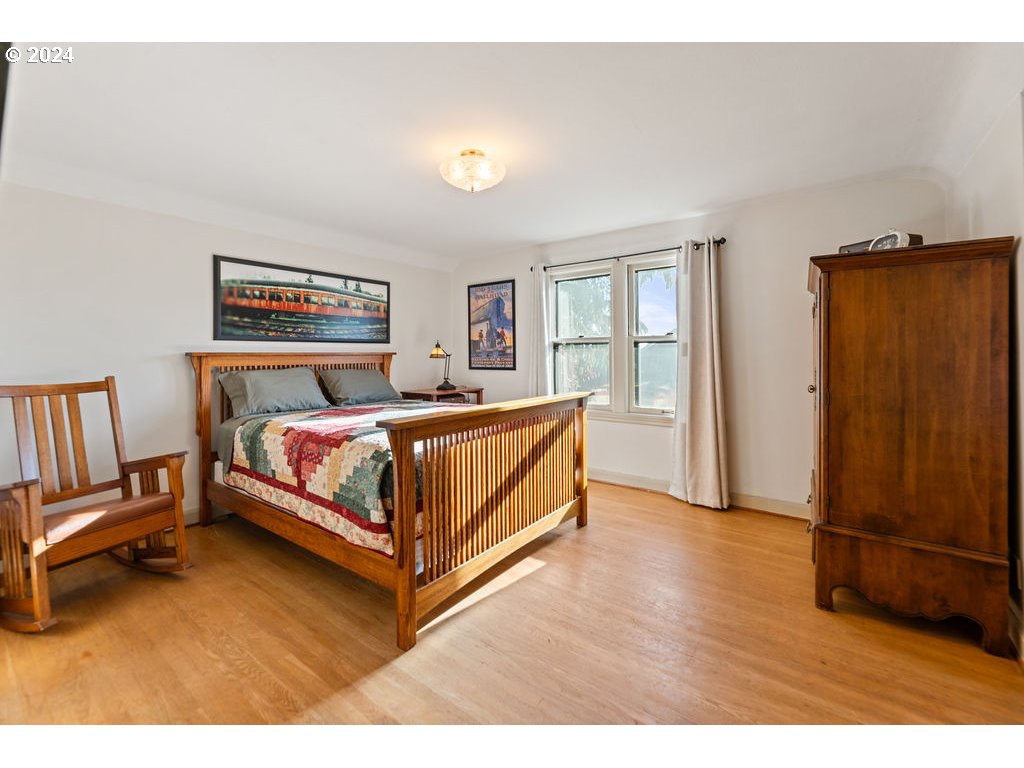 410 W 36TH ST