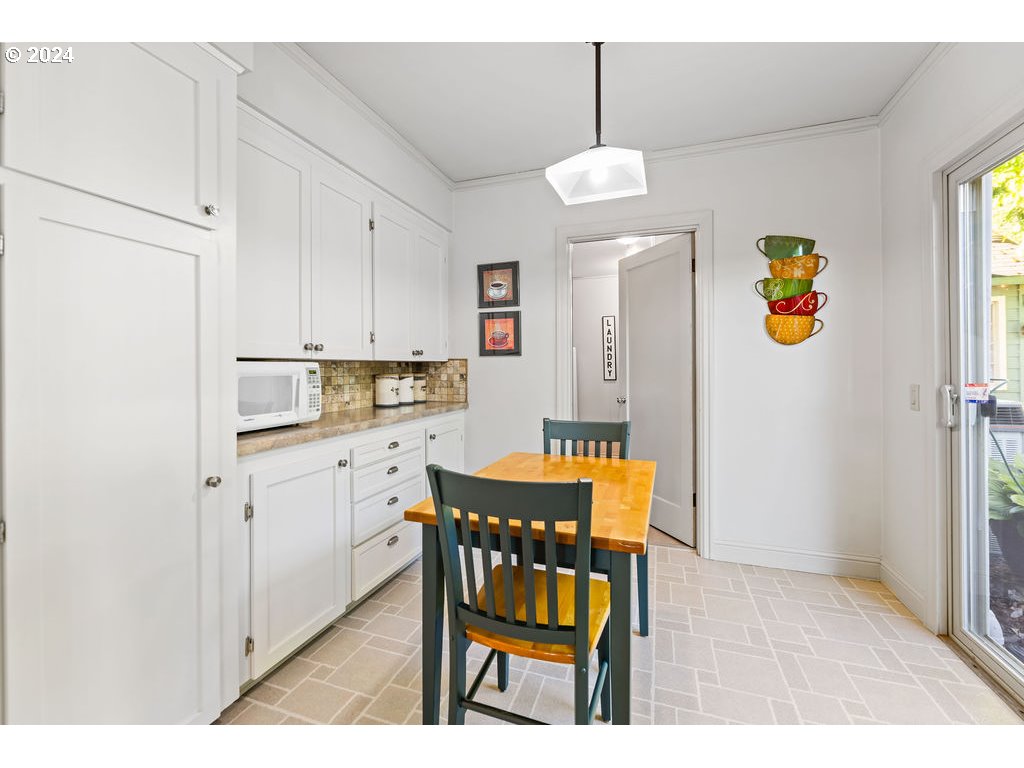 410 W 36TH ST