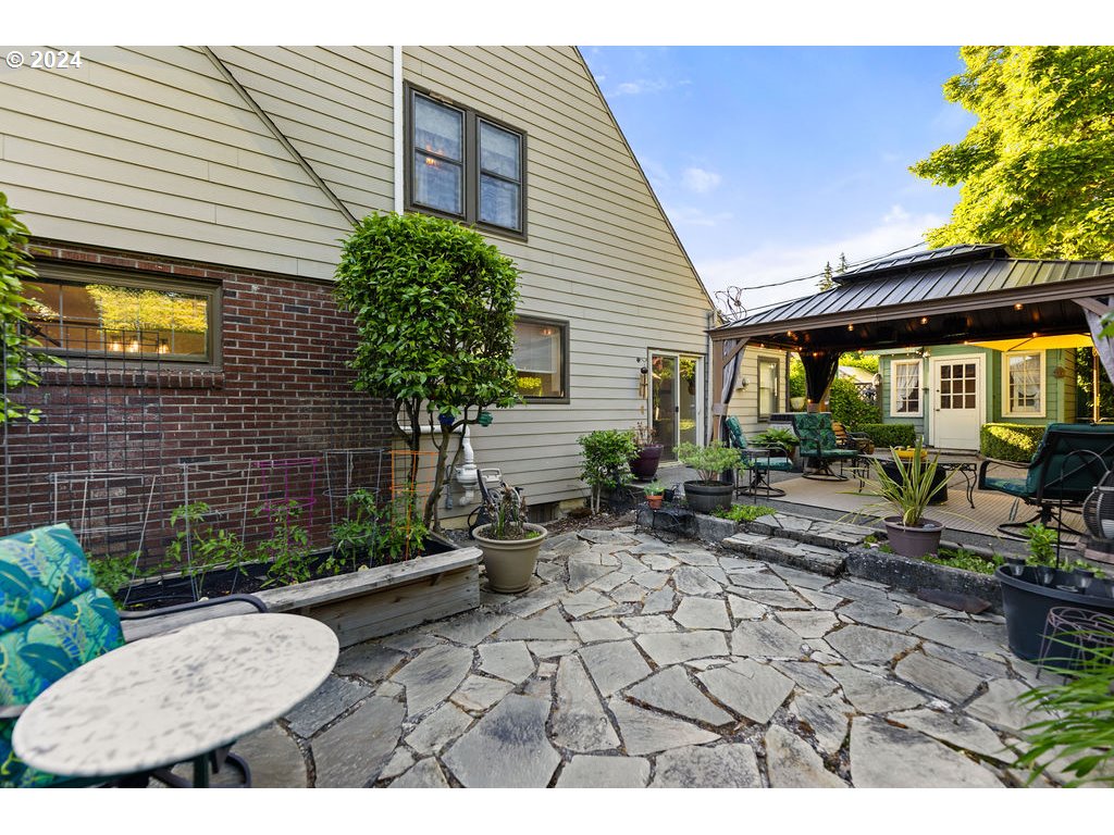 410 W 36TH ST