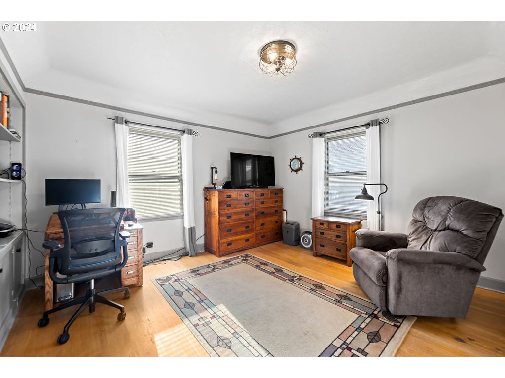410 W 36TH ST