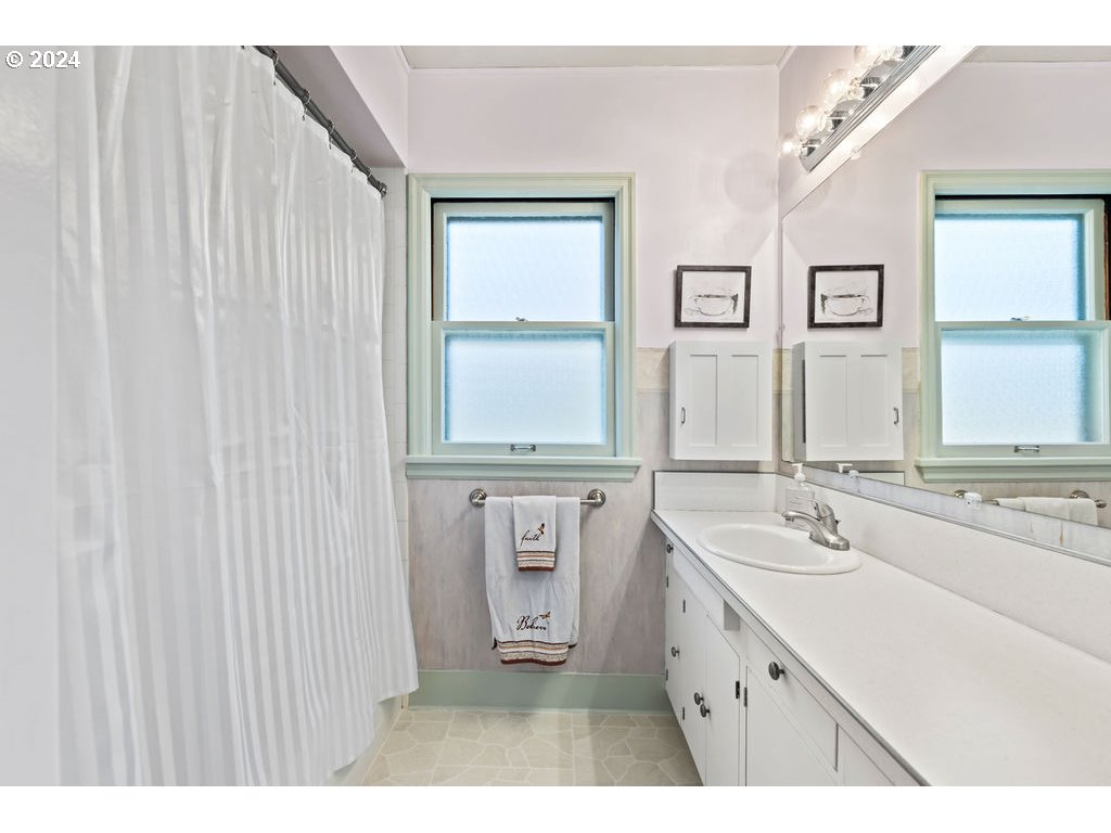 410 W 36TH ST