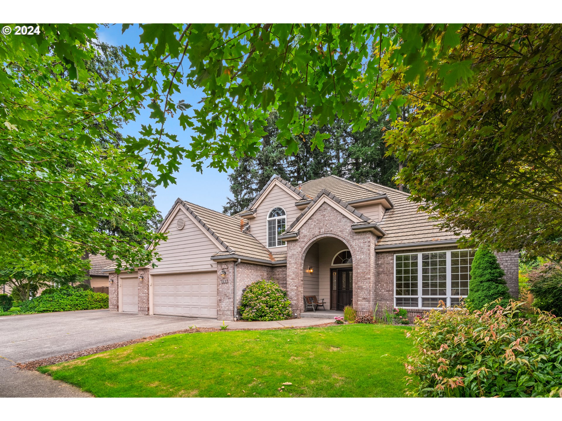 1211 NE 150TH AVE