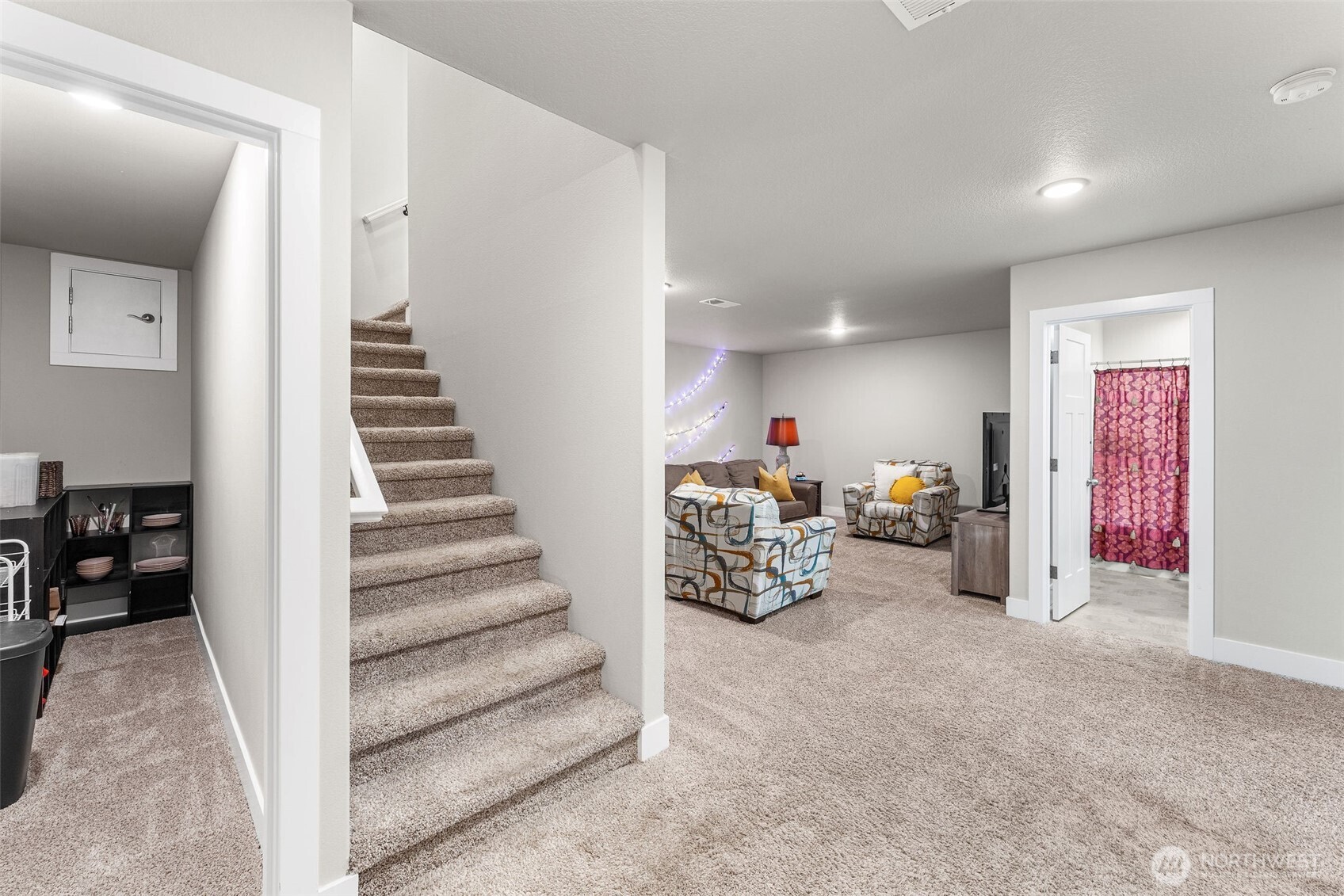 826 W Golden Eagle Avenue