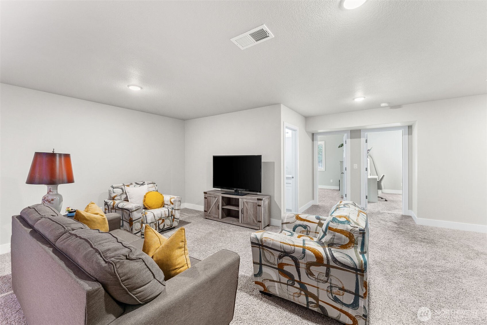 826 W Golden Eagle Avenue